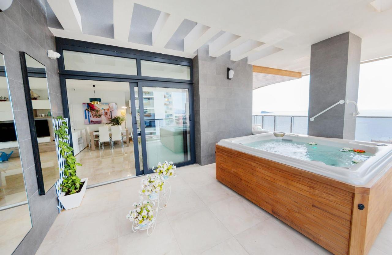 Sunset Waves Benidorm Julieta Vistas Al Mar Premium 200 Mt2 Con Jacuzzi En Terraza Apartment ภายนอก รูปภาพ